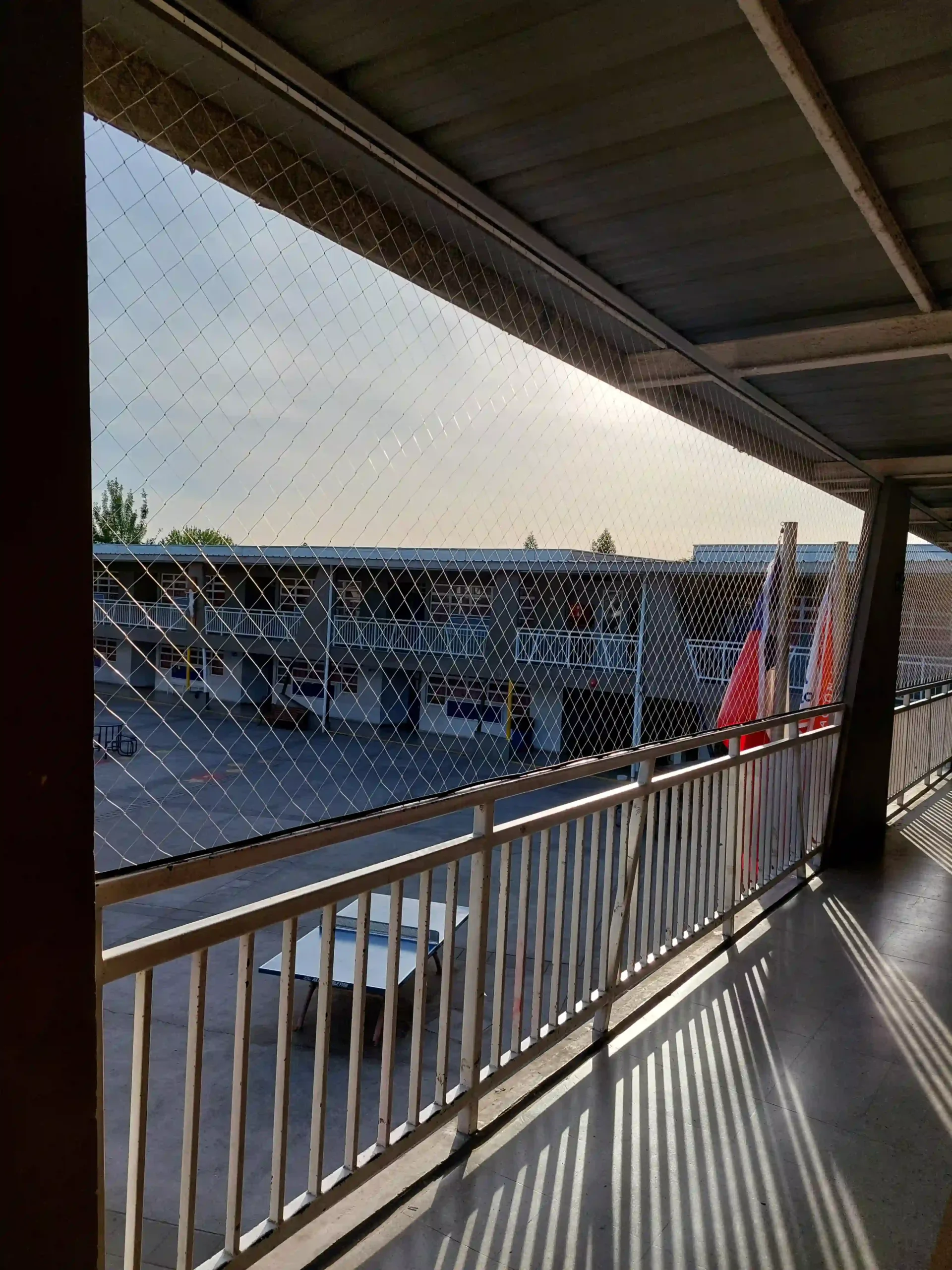 malla-de-seguridad-en-pasillo